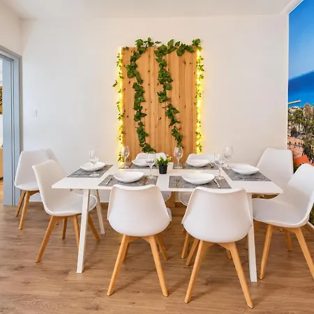 Appartamento Finikoudes Marina Beachfront Grand
